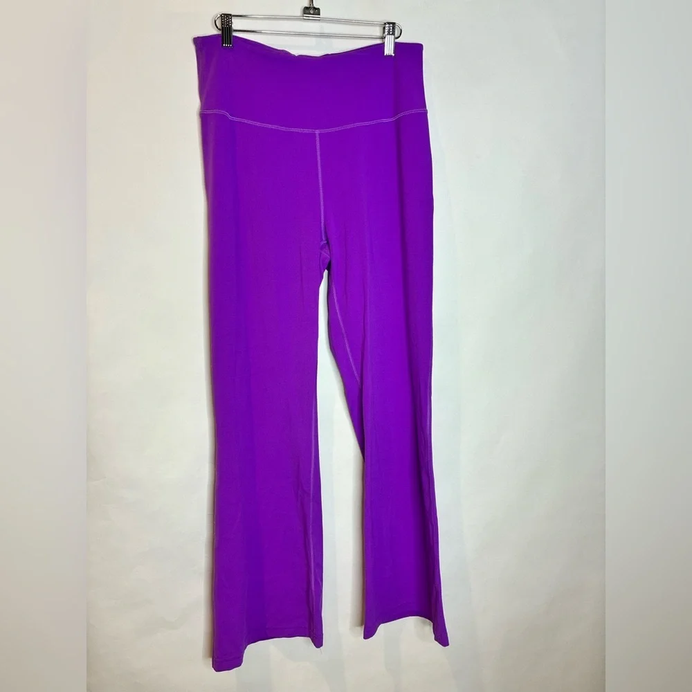 Lululemon | Super High Rise flared Pants